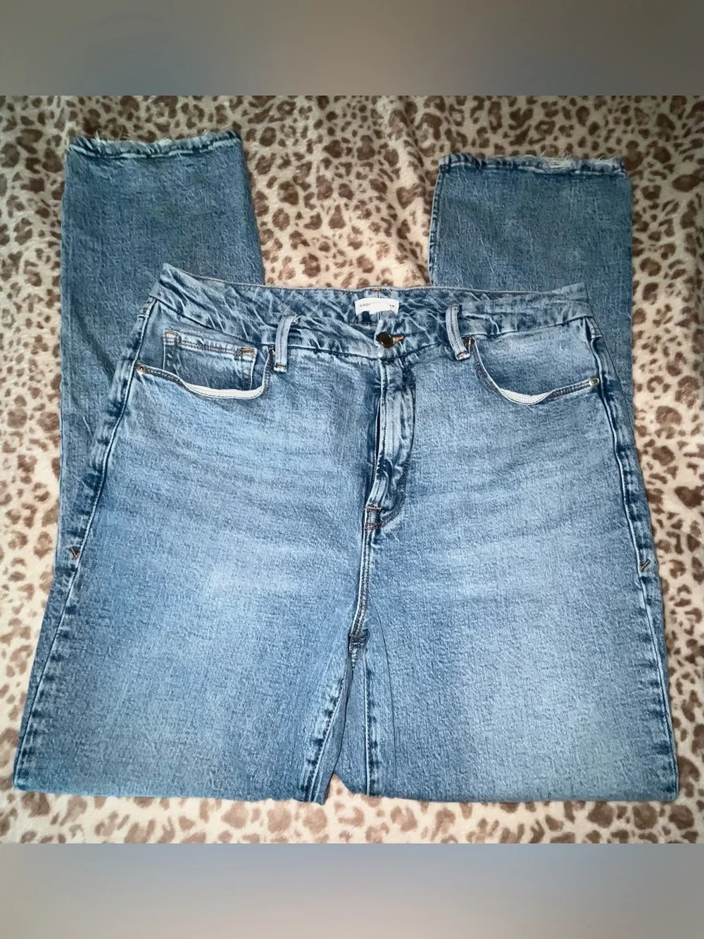 Good American - Light Blue Straight-Leg Jeans